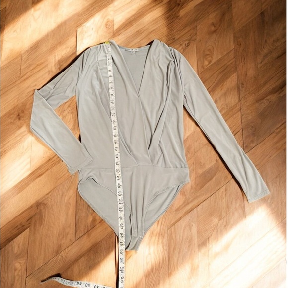 Haute Monde Long Sleeve Gray Bodysuit Women Size S - Picture 2 of 5